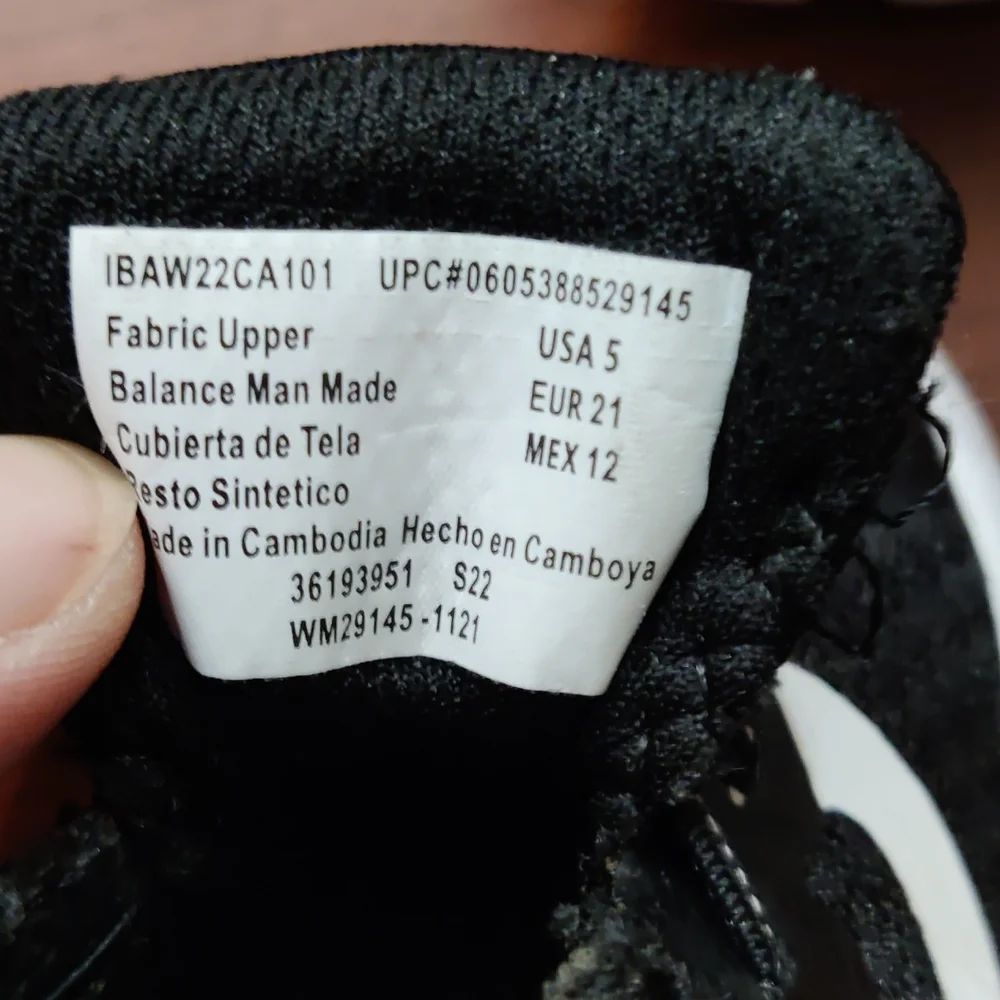 ***Athletic Sneakers Boys(5) Toddlers. - Picture 4 of 6